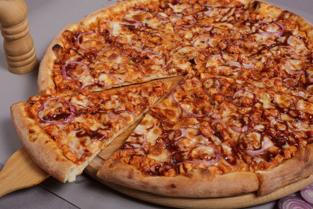 BBQ CHILLI CLASSIC PIZZA