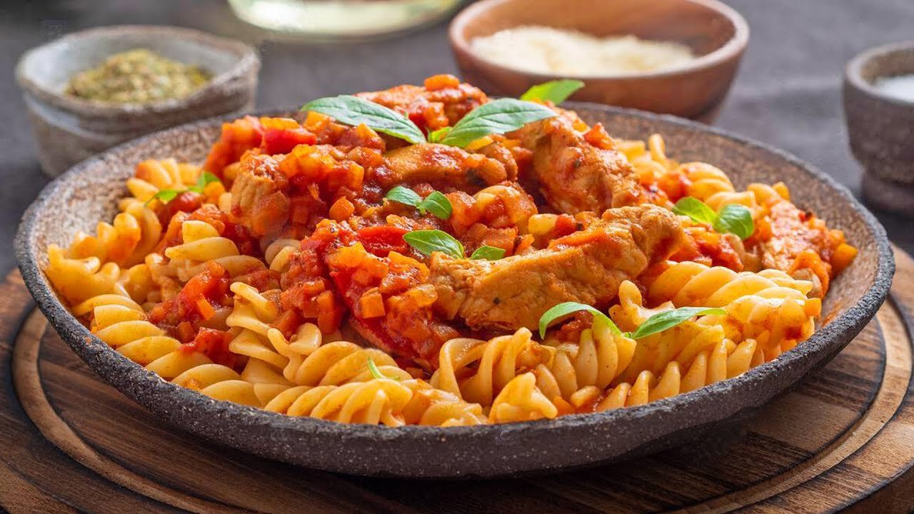 CHICKEN FANTASIA PASTA