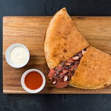 MIXED CALZONE
